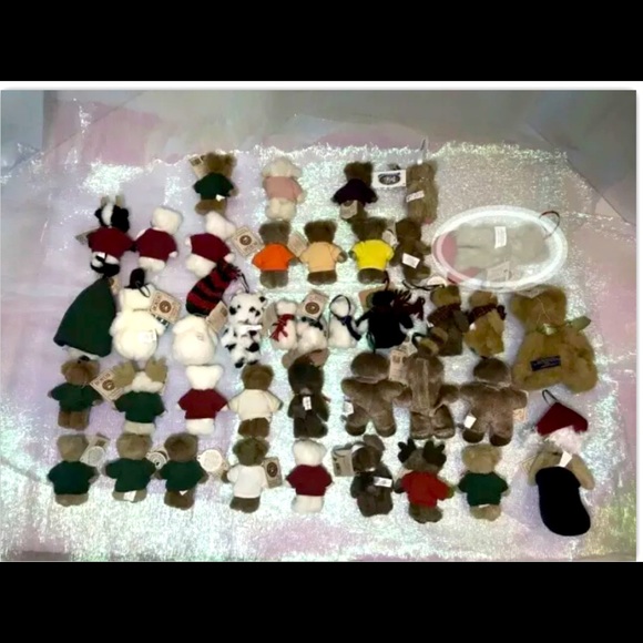 SALE! HUGE LOT! MUST READ!! Retired Lot of 40 Boyd’s Bears Plush Mini Bears - Picture 4 of 10